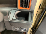 品質には自信があります!ハッピーの品質・キレイなお車をお届けさせていただきたい!そんな気持ちでキレイに仕上げております。フロアマットなどの清掃はもちろん、シート下なども徹底的に清掃しております。