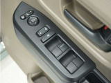 ◆パワーウィンドウスイッチ◆運転席から全席の窓の開閉操作を行うことが出来いつでも換気ができます!