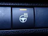 【ステアリングヒーター】ステアリングヒーター付きです。寒い日でも暖かいハンドルでドライブを楽しめます(^^♪