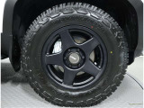 ホイール:4X4エンジニアリングサービス ブラッドレーV  18インチ 8.5J+52 でワンランク上のカスタマイズに!