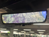 【デジタルインナーミラー】後席の大きな荷物や同乗者で後方が確認しづらい時でも安心!カメラが撮影した車両後方の映像をルームミラー内に表示。クリアな視界で状況の確認が可能です!
