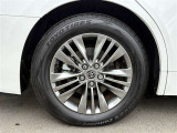 タイヤサイズは225/60R18!純正アルミホイール装着です!