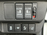 両側電動スライドドア装備!運転席よりボタン一つで開閉可能です。