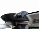 【ボルボ・ドライブレコーダー・360 駐車監視機能付】フロントカメラは水平360&deg;/垂直240&deg;を録画可能。前方/後方において映像を鮮明に録画します。大型バッテリーにより駐車監視用長時間録画にも対応。