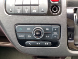 手元でオーディオ操作ができ、運転中も扱いやすいスイッチ類。