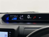 センターメーターは視点移動が少なく、長時間の運転でも疲れにくいそうです!スピードメーターは大きくて見やすいデジタル表示!
