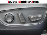 ドライビングポジションの調節に便利なパワ-シ-トを装備しています。