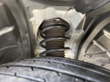 お車を安心してお乗りいただく為には、足回りの定期点検が欠かせません。サービスサポート(有償保証)では無料点検もご提供しており、安心のカーライフをお過ごしいただけるサポート体制が整っています。