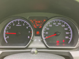 速度や燃料残量など、運転に必要な情報をひと目で確認できます。スタイリッシュなデザインも魅力。視認性の高いメーターで、安全運転をサポートします。