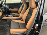 洗練されたデザインのドアトリムが、車内の印象を向上。細部にまでこだわった作り込みが施されています。