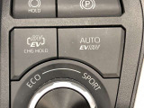 EV/HVモ-ド切替スイッチです。自動でEV・HV走行したり、自由に切り替えたりするスイッチです。