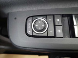ドアミラースイッチ運転席に居ながらコントロールできます!