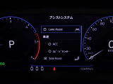 【液晶メーター】スピードメーターやタコメーターはもちろん、マップを表示させることもでき、必要な情報をわかりやすく表示します。