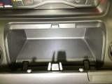 手の届きやすい場所の小物入れも充実しています。