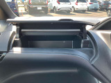 各所にちょっとした収納スペースがあるのはとても助かりますね