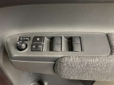 パワーウインドウスイッチ、いたずら防止・挟みこみ防止に、ウインドウロックスイッチを使用ください。便利な電動可倒式ミラースイッチ、集中ドアロックスイッチ