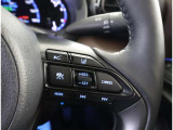 レーダークルーズコントロール(全車速追従機能付)付きです。車速に応じて追従支援してくれるので、ロングドライブも快適です。詳細は販売店スタッフまでおたずねください。