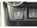 トラクションコントロールとは、すべりやすい路面での発進時や加速時にタイヤの空転を抑え、駆動力確保に貢献する機能です。詳細は販売店スタッフまでおたずねください。