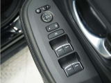 ◆パワーウィンドウスイッチ◆運転席から全席の窓の開閉操作を行うことが出来いつでも換気ができます!