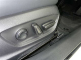 パワーシート搭載。微妙な調整が手軽にでき、ピッタリのポジションで運転することが可能です。