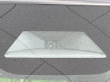 【ホンダセンシング】走行中に前方の車両等を認識し、衝突しそうな時は警報とブレーキで衝突回避と被害軽減をアシスト。より安全にドライブをお楽しみいただけます。
