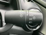 ウインカー操作に加え、様々な機能も集中コントロール。直感的な操作で、安全運転をサポートします。スムーズな操作性を実現しています。