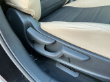 運転席シートは高さをラチェット式のレバーで変更することが可能です。ちょうどよいドライビングポジションで快適に運転していただけますね!!