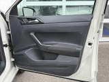 点検整備ご納車前にCertified Pre-Owned独自の「点検チェック項目シート」により、部品や機能に関する全71項目もの厳しいチェックを実施します。