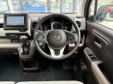 運転席周りです。