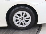 195/65R15サイズのタイヤになります。