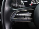 【ステアリングスイッチ】運転中、前方から目線をそらすことなく、オーディオ等の操作が可能な便利機能。安心&快適ドライブにはマストな装備。