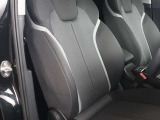 クオリティの高いシートを採用するのは、Audiのクルマづくりの哲学のひとつです。特に座り心地が重要です。体の大きなドイツ人が座っても頑丈な耐久性があります。。しかも肌触りも良く高級家具のようです。