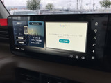 ナビゲーションシステムを搭載し、目的地までのルートをスムーズに案内。運転中でも安心して目的地にたどり着けます。