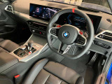 BMWの操作パネルは使いやすさを追求し日常生活で必要なボタン&スイッチを使えるようにした構造となっております。購入時から沢山触って体感してください。