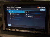 ダッシュボードに自然に溶け込むようにデザインされた純正メモリーナビゲーション。