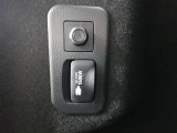 トランクスペース内にもアクセサリーコンセント(AC100V・1500W)を装備しています