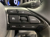 レーダークルーズコントロール(車速追従機能)付きです。車速に応じて追従支援してくれるので、ロングドライブも快適です。詳細は販売店スタッフまでおたずねください。