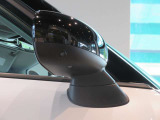 【ドアミラー】ドアミラーは電動で角度調整や格納が可能です。駐車時などに便利です。寒冷地や雨天時に役立つミラーヒーター機能も備えています!