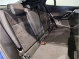 BMWの少し硬めの足回りは車の縦揺れを素早く整えるため、同乗者の方への車酔いにも効果が御座います。