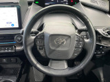 【純正革巻きステアリング】上質な革を使用することで、手にしっかり馴染みとても運転しやすいハンドルです♪