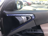 【harman/kardonサラウンド・サウンド・システム】464W、9チャンネル・サラウンド、16個のスピーカーが傑出した高品位サウンドを生み出し、車内全体に臨場感溢れるサラウンド・モードを実現します☆