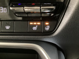 運転席、助手席には3段階で温度調節が可能なシートヒーターを装備しております。ステアリングヒーターはハンドルをじんわりと温めます♪寒い朝でも快適に運転できますよ♪