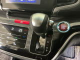 オートマチックシフトレバーは、手になじみ操作しやすい形状で安全運転にもつながります♪