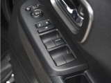◆パワーウィンドウスイッチ◆運転席から全席の窓の開閉操作を行うことが出来いつでも換気ができます!