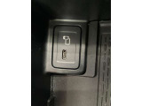 運転席コンソール タイプCソケットとシガーソケット付いてます。