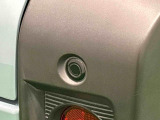 コーナーセンサーを車の前後に装備! 障害物の距離に応じて警告音を変えてお知らせします