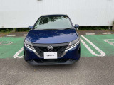衝突被害軽減ブレーキ】よそ見運転の追突事故が増えています!もしぶつかりそうになったら自動でブレーキをかけてくれるので、事故のリスクを減らすことができます。