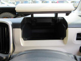 運転席前収納