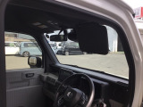 運転席には、サンバイザーが付いています。
