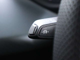 ●車線から逸脱する可能性があることを知らせるとともに、ハンドル操作をアシストすることにより車線からの逸脱回避を支援する装置です。